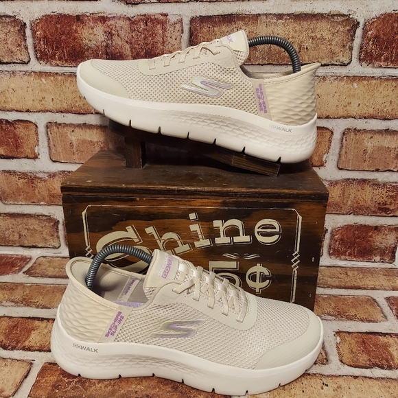 🆕️brand New 2024 Skechers Go Walk Slip Ins - Picture 1 of 12